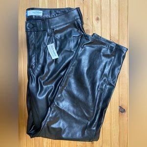 Old Navy Faux Leather High Rise Straight Leg Pants Women’s Size 14 NWT